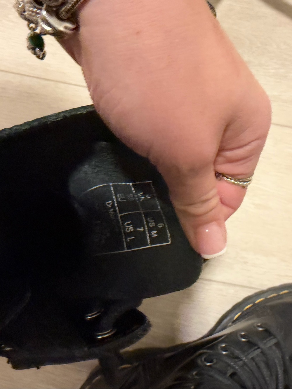DOC MARTENS - Picture 6 of 6